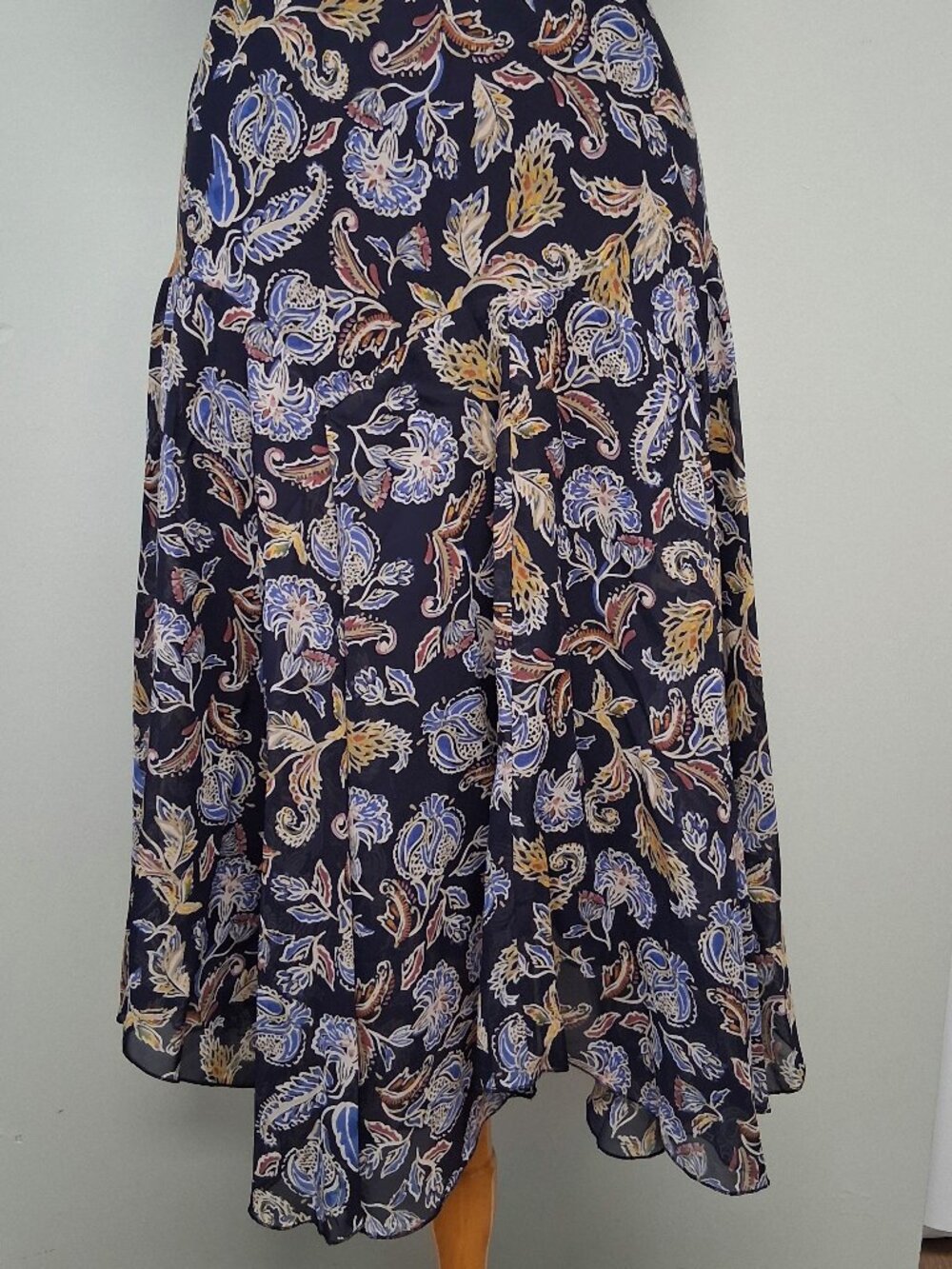 Susan Graver Floral Handkerchief Hem Skirt Sz L